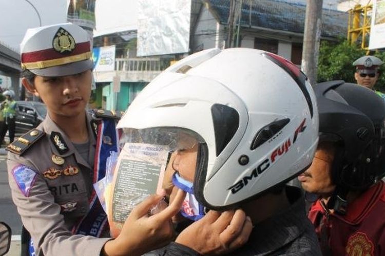 Pelindung Tubuh Jadi Bekal Wajib Bagi Pengendara Motor
