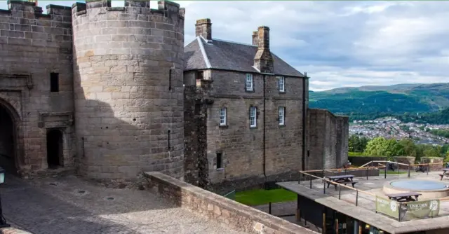 Wisatawan AS Terjebak Di Kastil Skotlandia