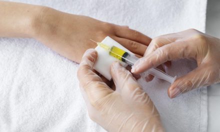 Perbedaan Infus Vitamin, Cairan, Dan Obat: Panduan Lengkap