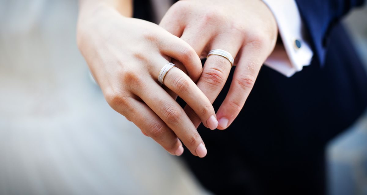 Tips Memilih Cincin Yang Tepat Untuk Pernikahan Atau Tunangan