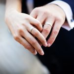 Tips Memilih Cincin Yang Tepat Untuk Pernikahan Atau Tunangan