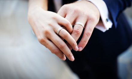 Tips Memilih Cincin Yang Tepat Untuk Pernikahan Atau Tunangan