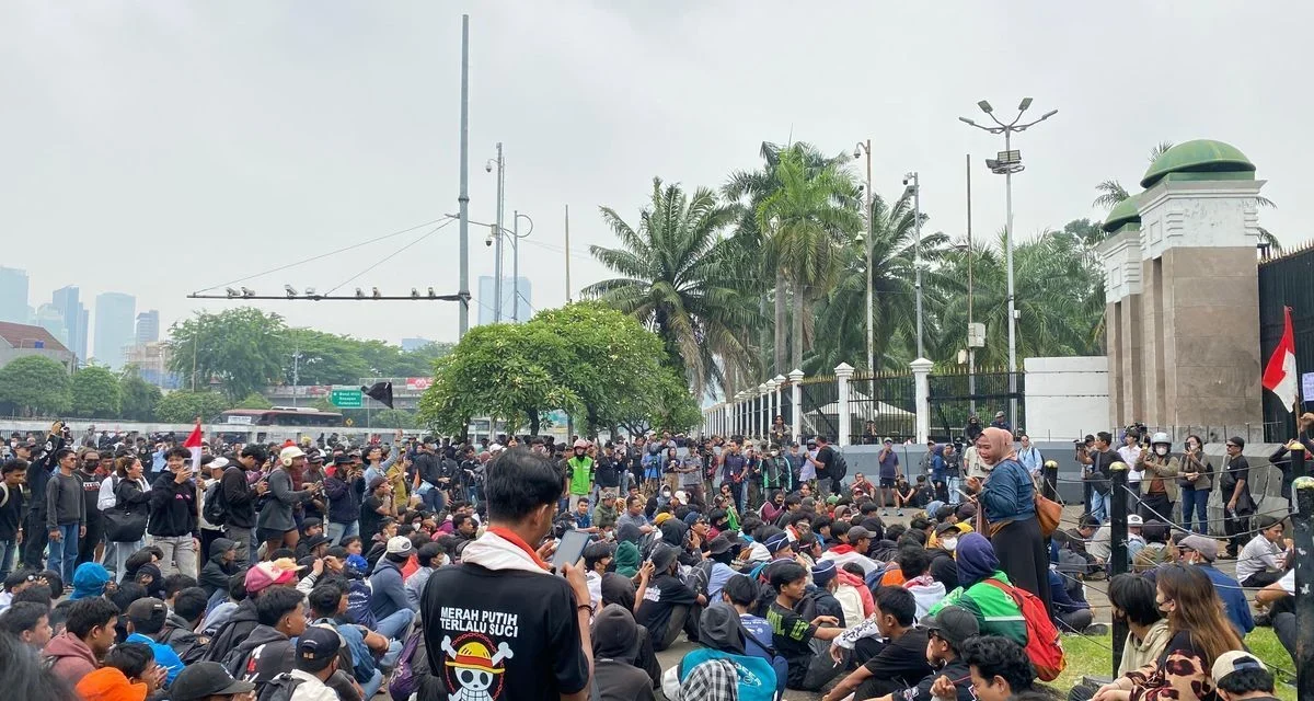 Bundaran HI Dipadati Massa Mahasiswa UI, Ini Daftar Tuntutannya
