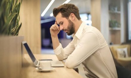Cara Membangun Sistem Kerja Tetap Efektif Saat Motivasi Hilang