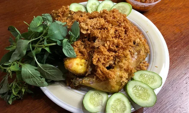 Ayam Kremes: Kuliner Renyah Yang Selalu Menggugah Selera