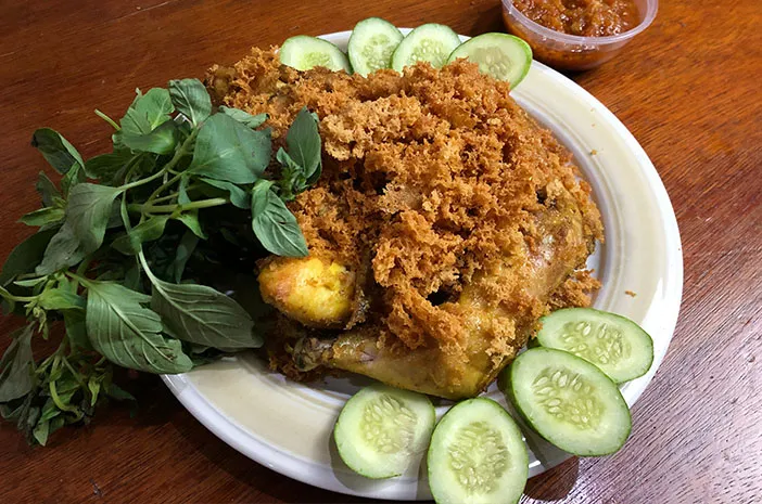 Ayam Kremes: Kuliner Renyah Yang Selalu Menggugah Selera